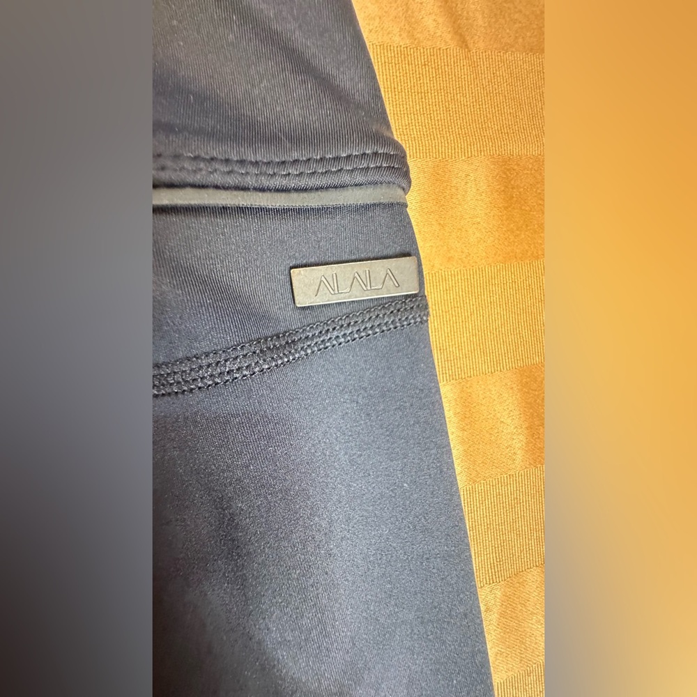 NWT-Alala white and Gray Leggings - Picture 6 of 7